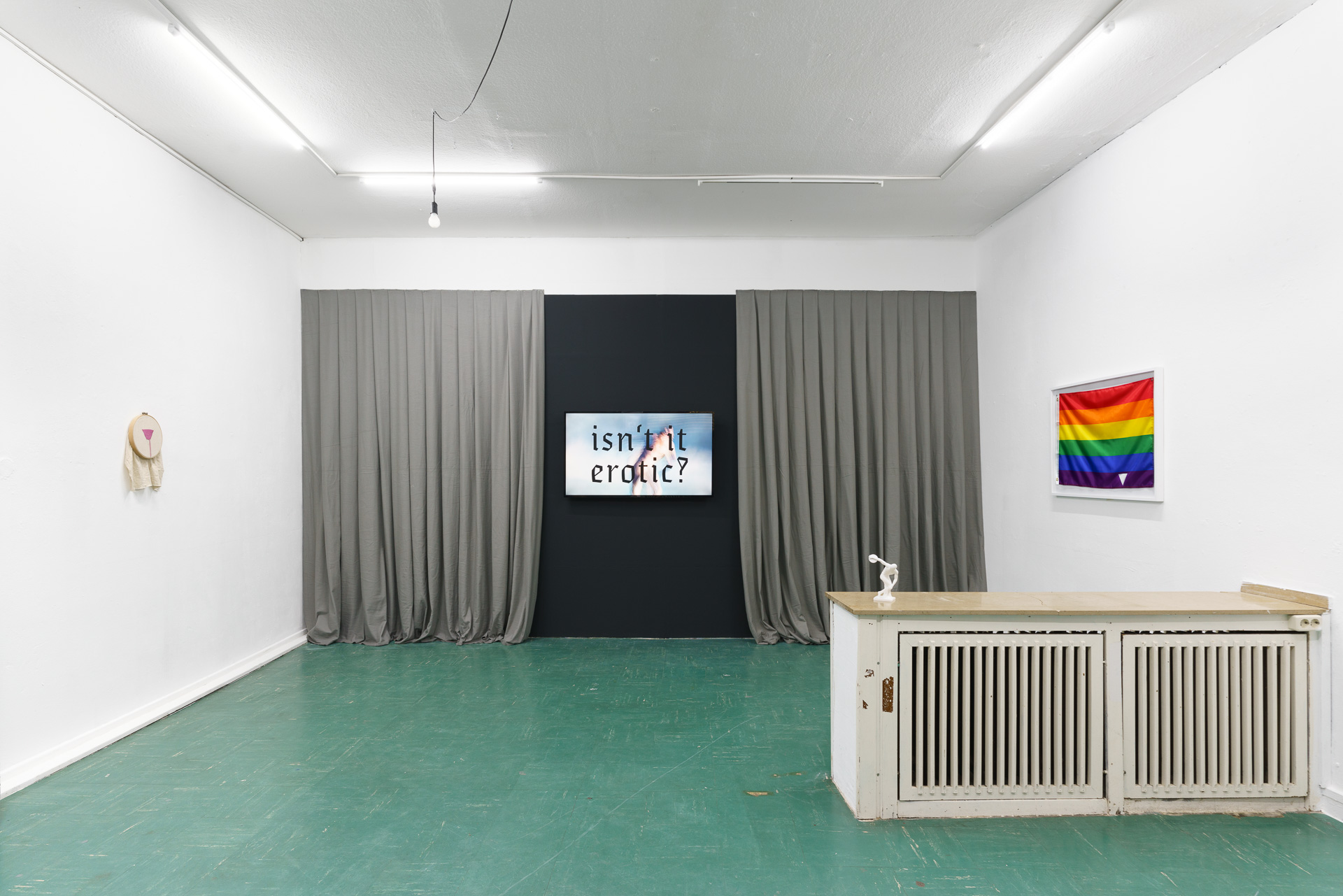 Ausstellungsansicht, isn't it erotic?, Neuland_Projektraum, Bochum, 2023